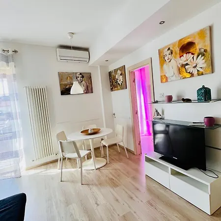 Casa Deca In The Center, Within Walking Distance Of The Sea דירה *