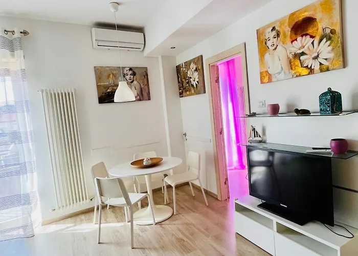 Casa Deca In The Center, Within Walking Distance Of The Sea Διαμέρισμα *